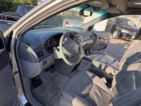 2004 Toyota Sienna XLE 7 Passenger