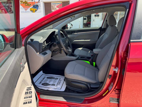 2019 Hyundai Elantra SE