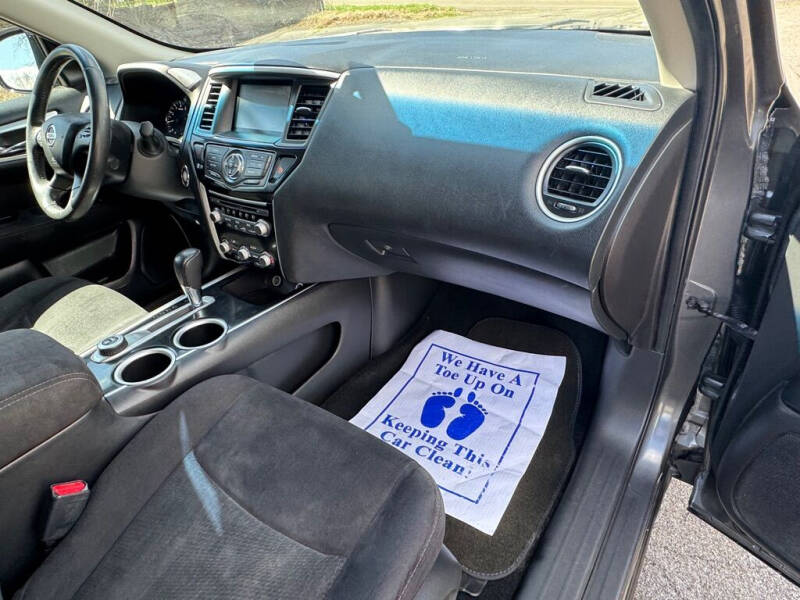 2016 Nissan Pathfinder S