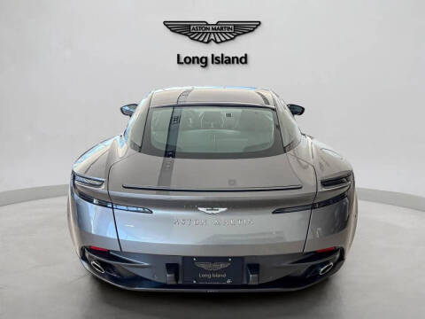 2022 Aston Martin DB11 V8