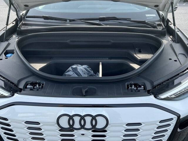 2025 Audi SQ6 e-tron quattro Prestige