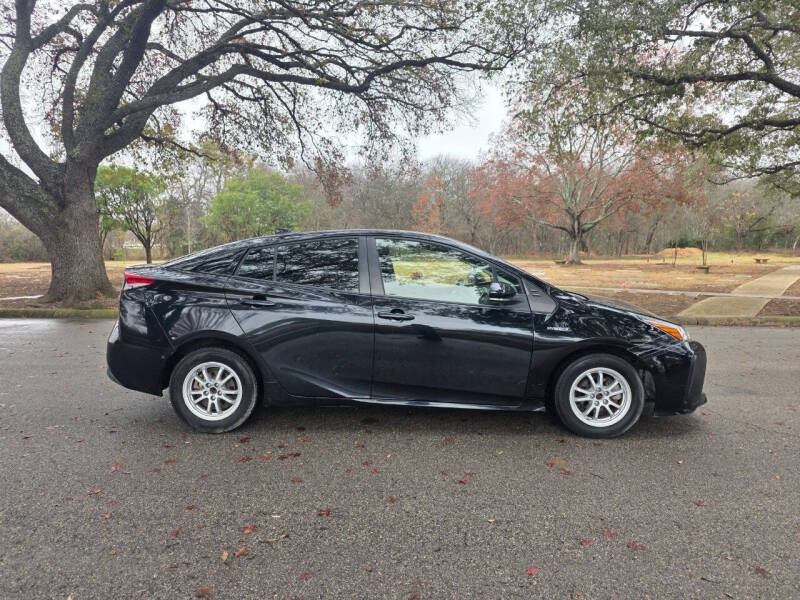 2021 Toyota Prius LE