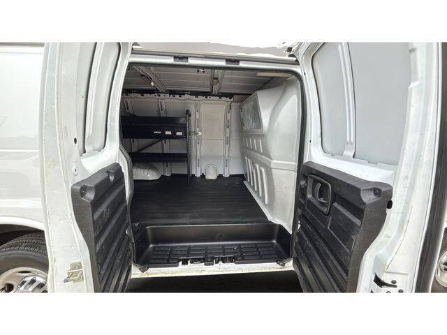 2022 Chevrolet Express 2500