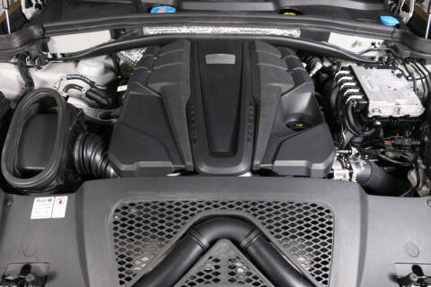 2021 Porsche Macan Turbo