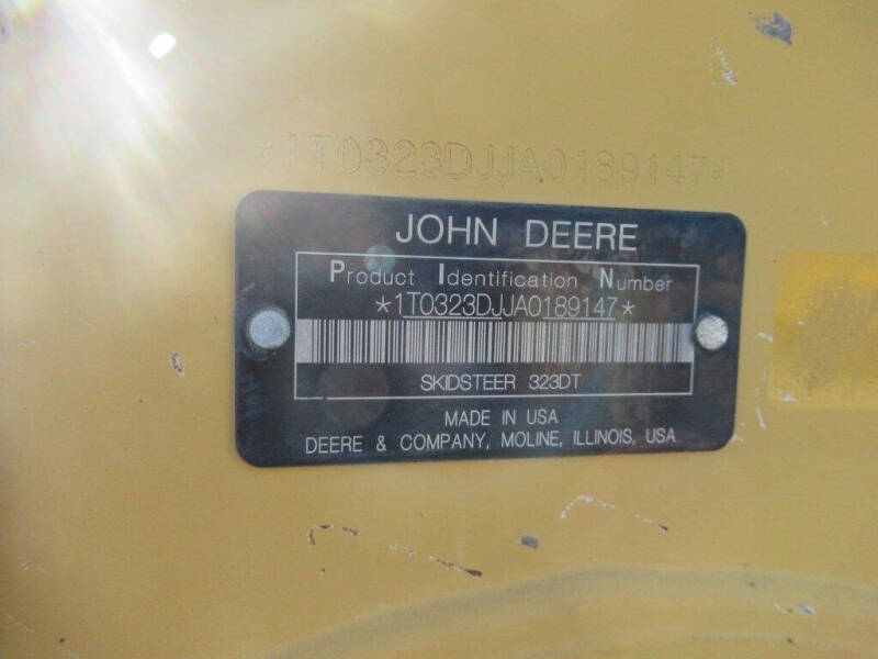 2010 John Deere 323D