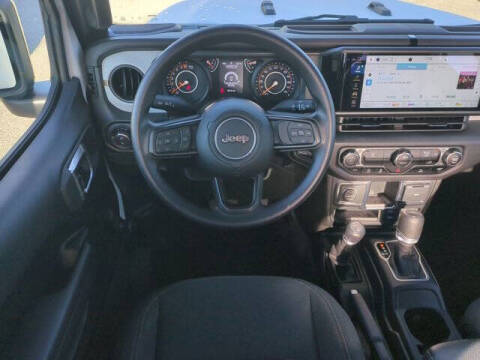 2024 Jeep Gladiator Sport