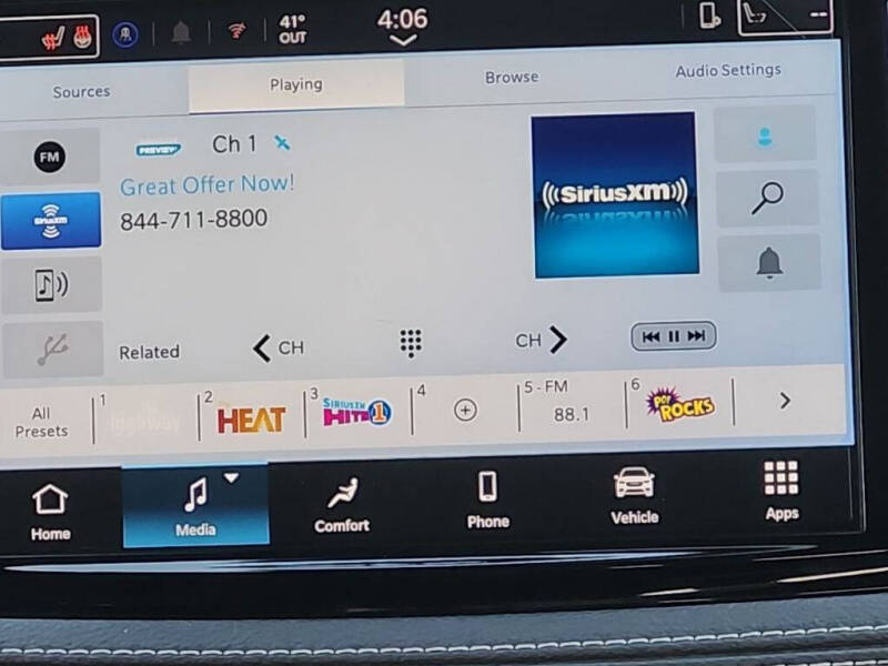 2026 Chrysler Pacifica Select