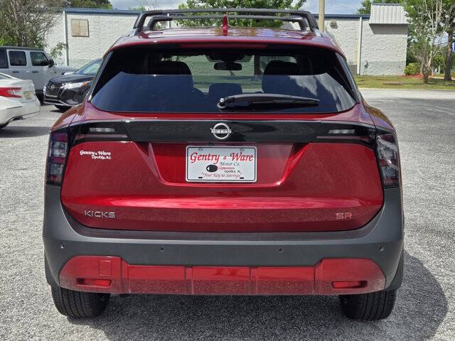 2025 Nissan Kicks SR