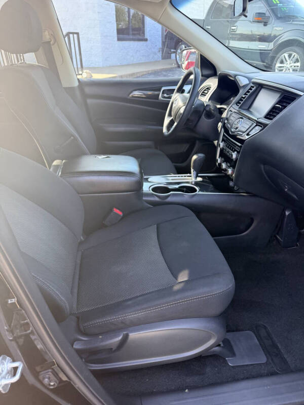 2018 Nissan Pathfinder S