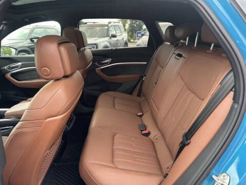 2019 Audi e-tron quattro Prestige