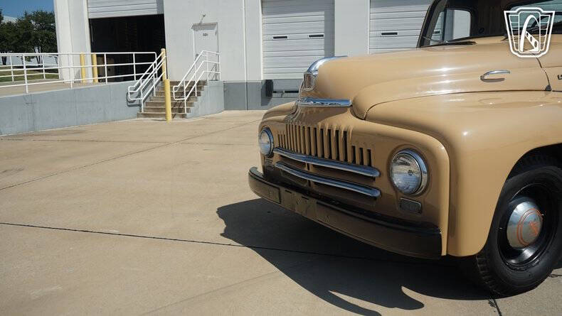 1951 International L 110