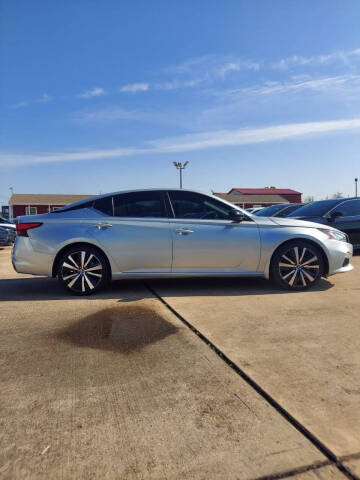 2021 Nissan Altima 2.0 SR