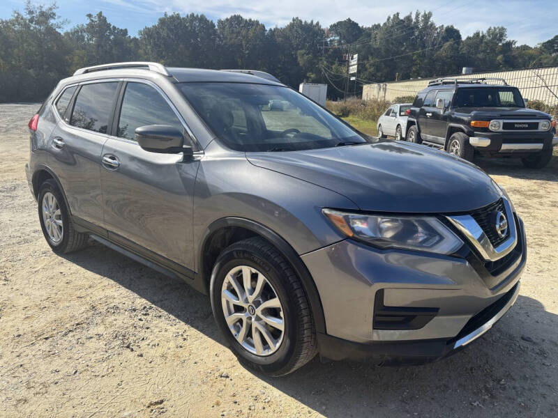2017 Nissan Rogue SV's photo
