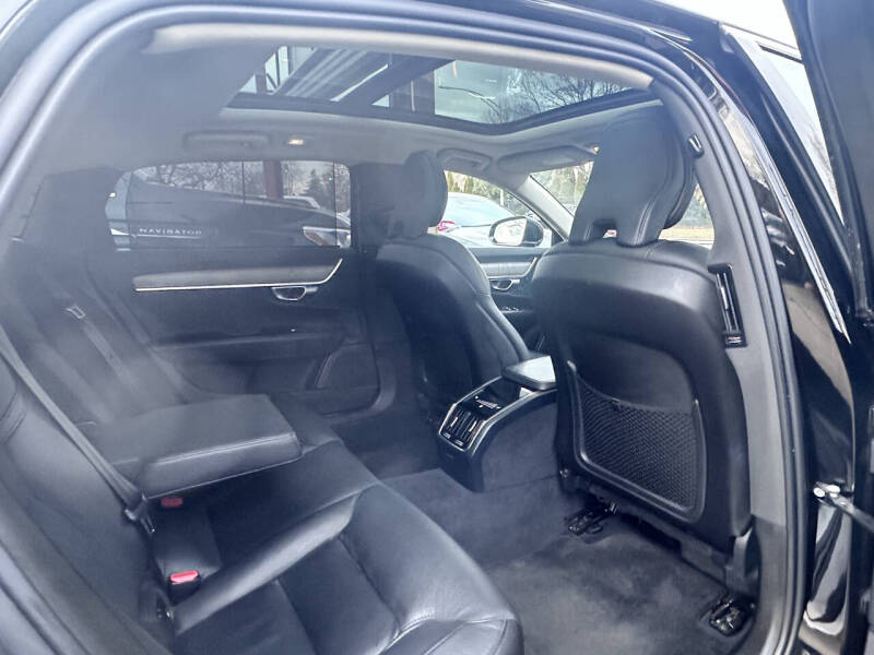 2023 Volvo S90 B6 Plus