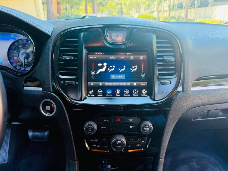 2018 Chrysler 300 S