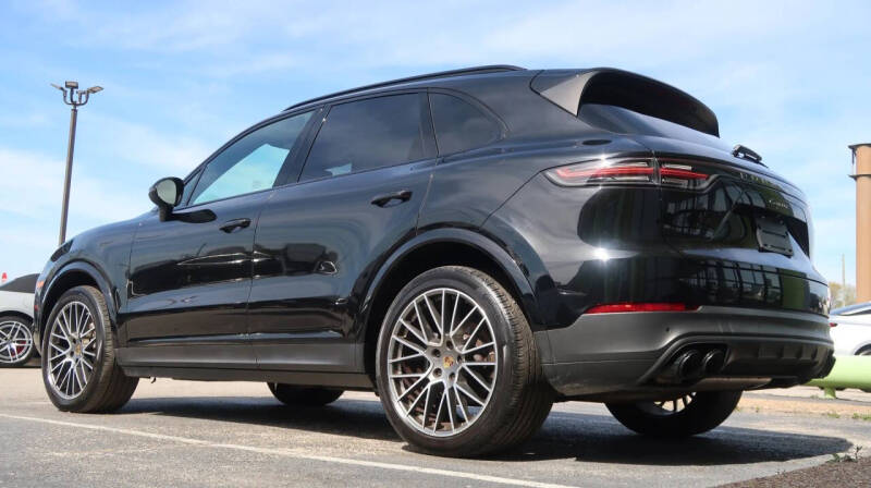 2023 Porsche Cayenne Platinum Edition