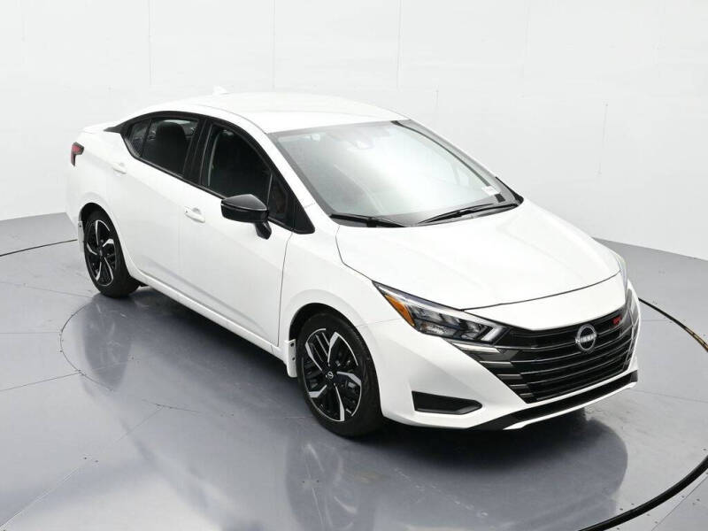 2025 Nissan Versa SR