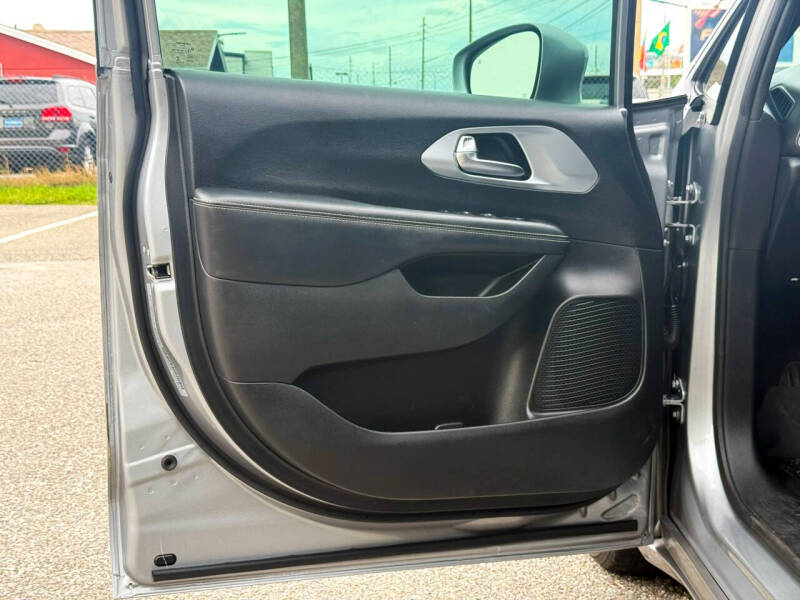 2020 Chrysler Pacifica Touring