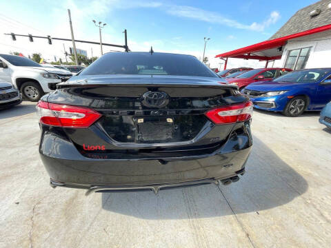 2020 Toyota Camry SE