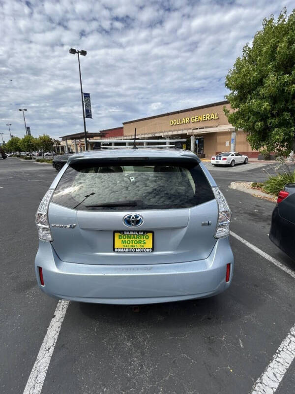 2013 Toyota Prius v Five