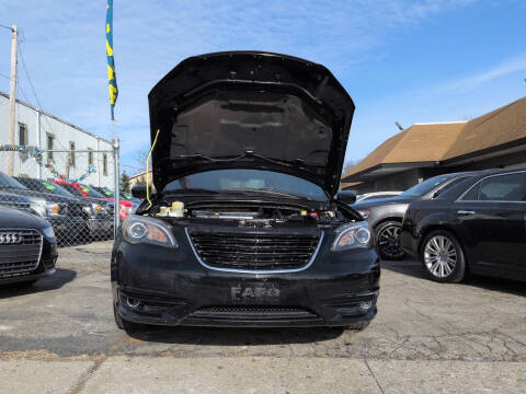 2013 Chrysler 200 Touring