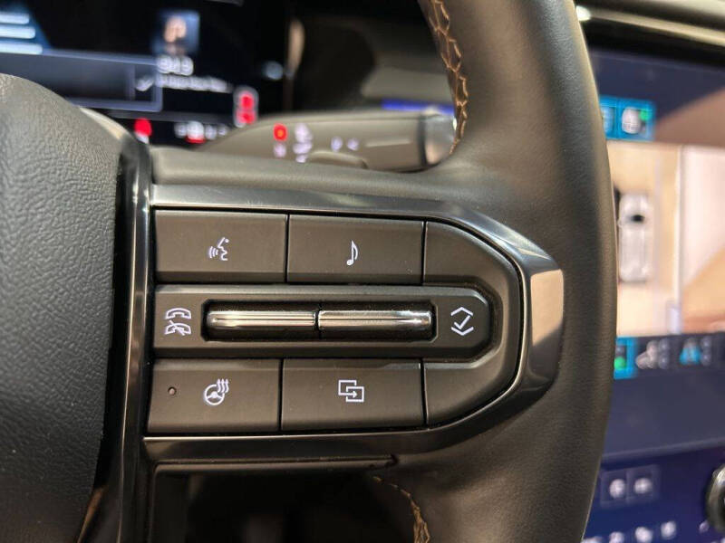 2024 GMC Acadia AT4