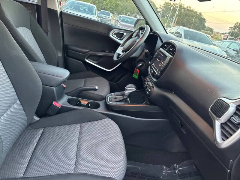 2024 Kia Soul LX