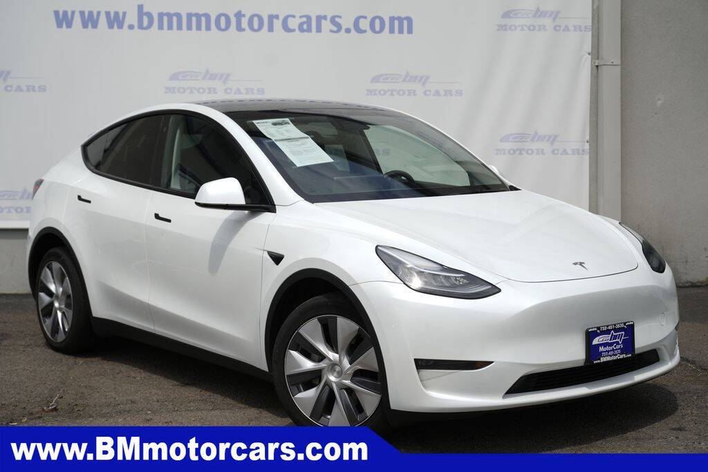 White 2023 Tesla Model Y Long Range AWD Long Range 4dr Crossover 1