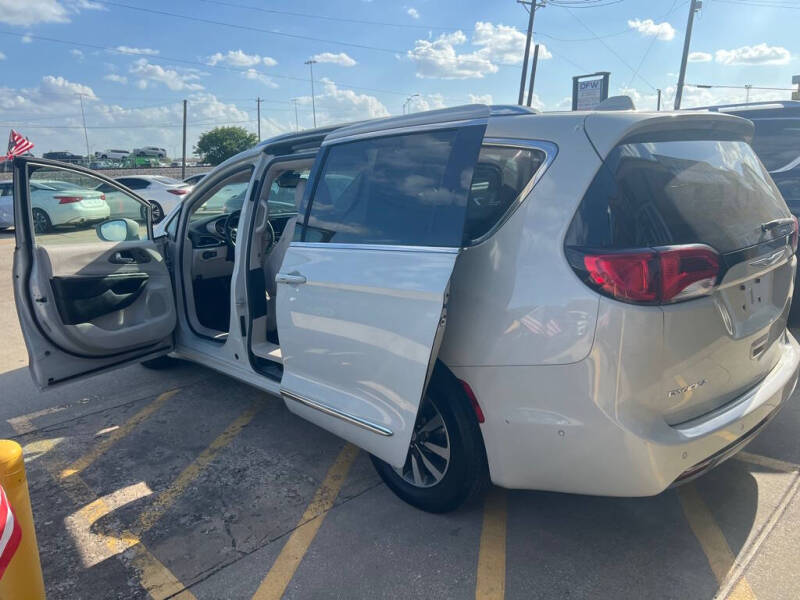 2020 Chrysler Pacifica Touring L Plus