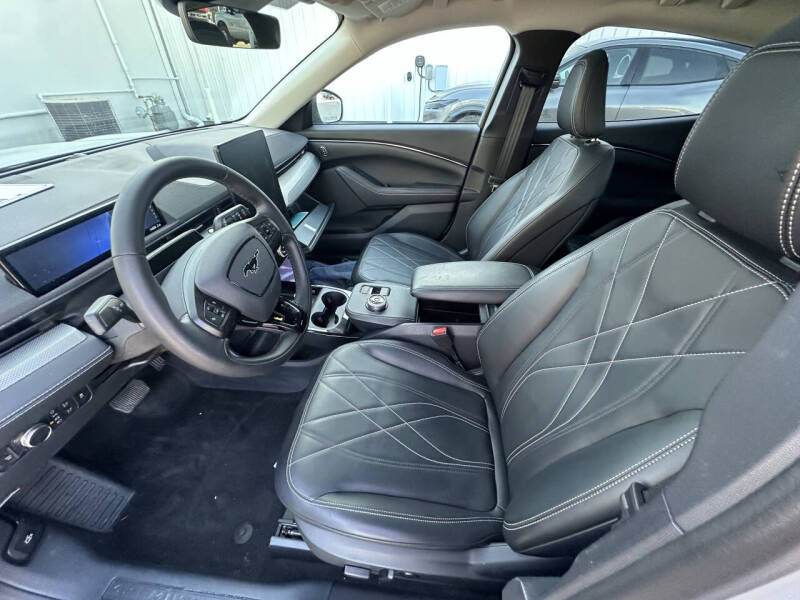 2022 Ford Mustang Mach-E California Route 1