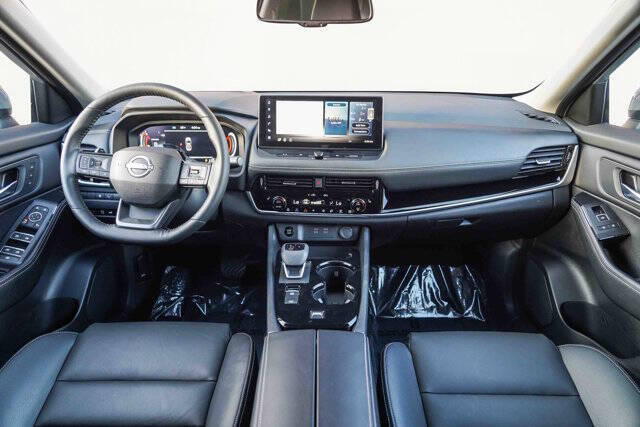 2025 Nissan Rogue SL