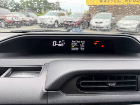 2015 Toyota Prius c Two