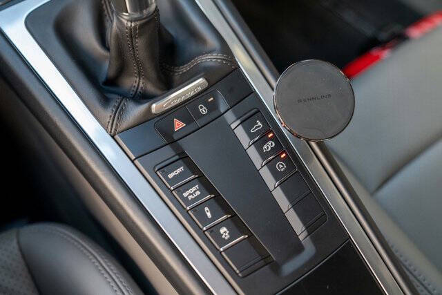 2012 Porsche 911 23