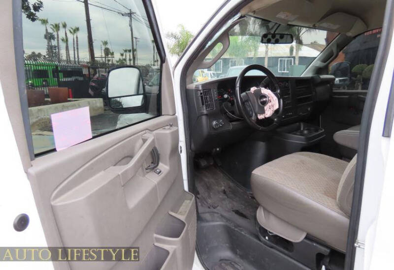 2023 GMC Savana 2500