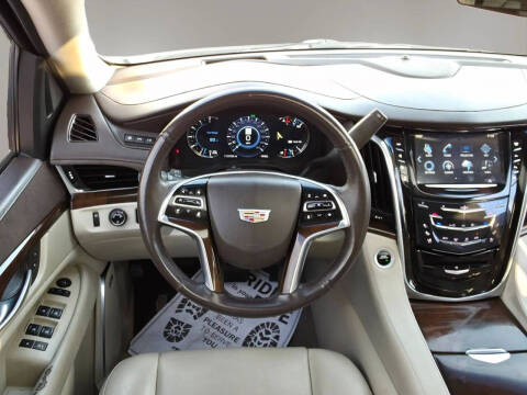 2017 Cadillac Escalade Luxury