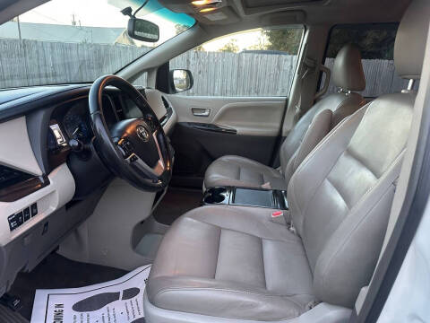 2015 Toyota Sienna XLE 7-Passenger