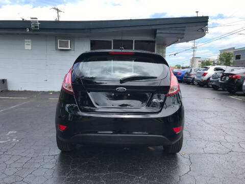 2016 Ford Fiesta SE