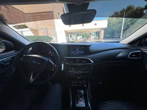 2018 Infiniti QX30 Luxury