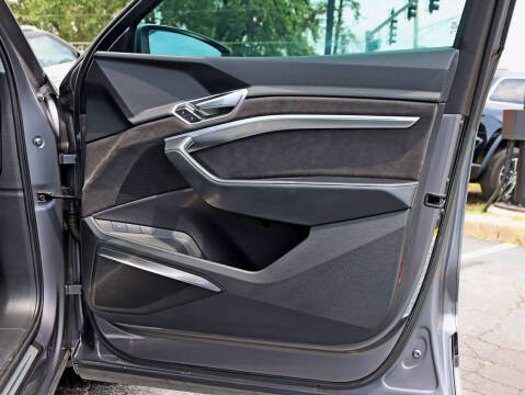 2019 Audi e-tron quattro Prestige