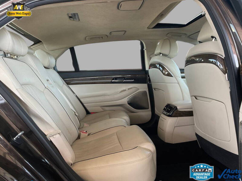 2017 Genesis G90