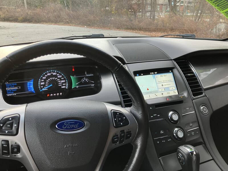 2017 Ford Taurus SEL