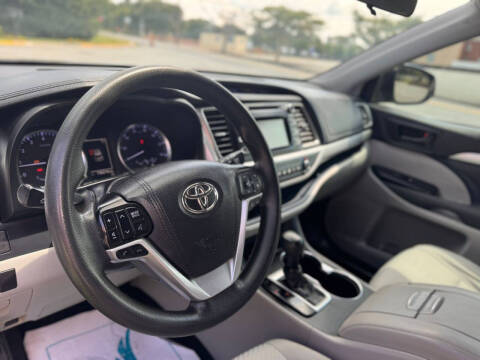 2019 Toyota Highlander LE