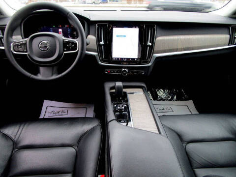 2023 Volvo S90 B6 Plus
