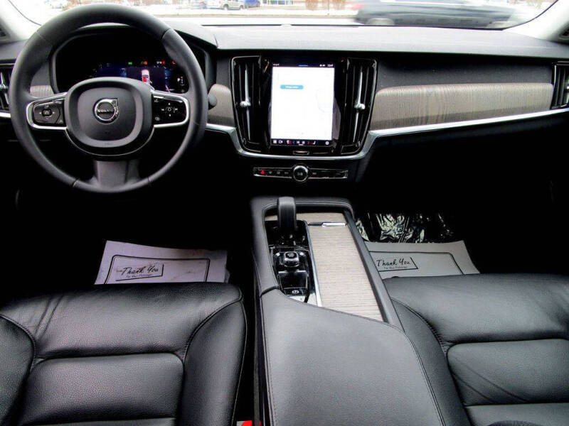 2023 Volvo S90 B6 Plus