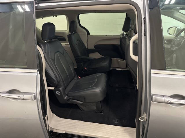 2021 Chrysler Pacifica Touring L