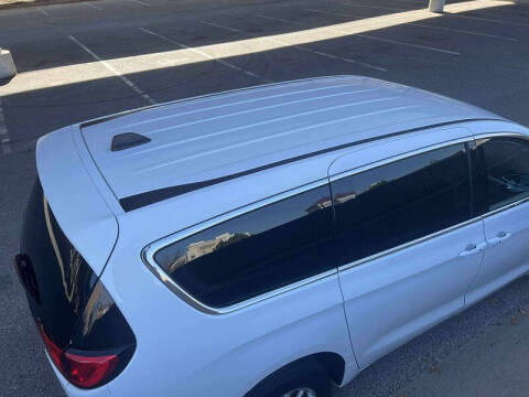 2024 Chrysler Voyager LX