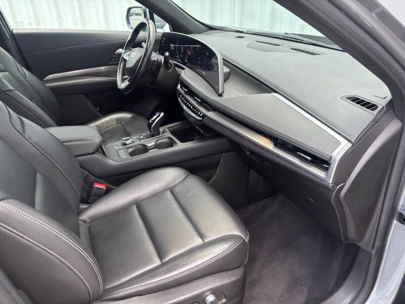 2024 Cadillac XT4 Premium Luxury