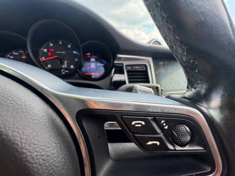 2017 Porsche Macan