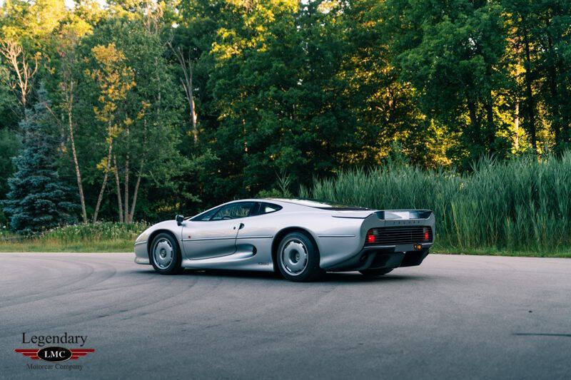1993 Jaguar XJ 220
