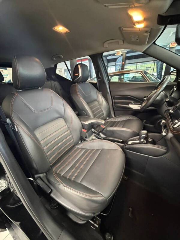 2020 Nissan Kicks SR
